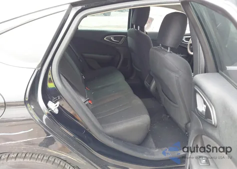 2016 Chrysler 200 Limited z USA, uszkodzony, nr VIN 1C3CCCAB7GN119395